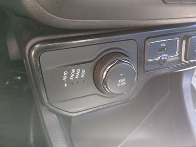 2023 Jeep Renegade - Photo 18