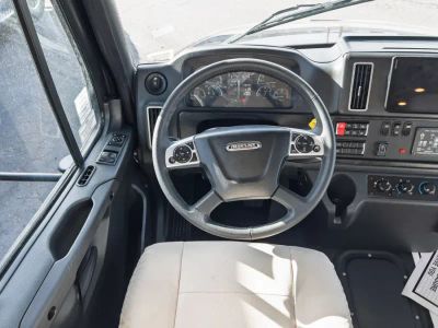 2026 Tiffin ALLEGRO BAY — rear three-quarter view