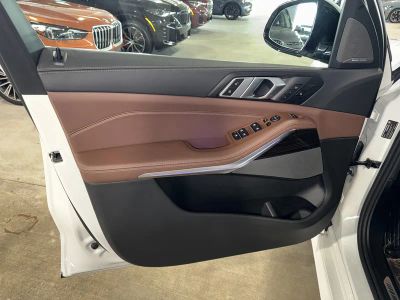 2026 BMW X5 — photo 17 view