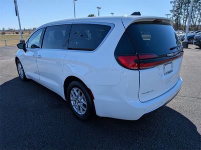 2024 Chrysler Pacifica - Photo 5