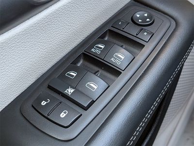 2024 Chrysler Pacifica - Photo 24