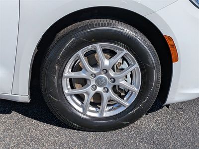 2024 Chrysler Pacifica - Photo 10