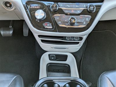 2024 Chrysler Pacifica - Photo 18
