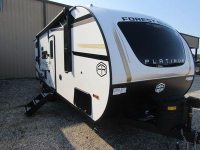 2025 Forest River Wildwood Fsx — front three-quarter view