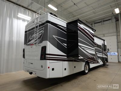 2026 Fleetwood Bounder - Photo 4
