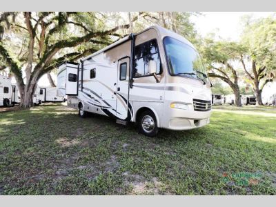 2013 Thor Motor Coach Daybreak - Photo 2