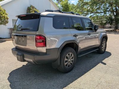 2025 Toyota Land Cruiser - Photo 5
