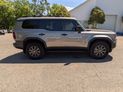 2025 Toyota Land Cruiser - Photo 6