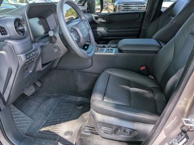 2025 Toyota Land Cruiser - Photo 12