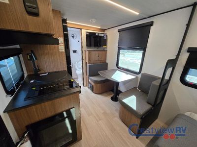 2026 Keystone RV Reign - Photo 11