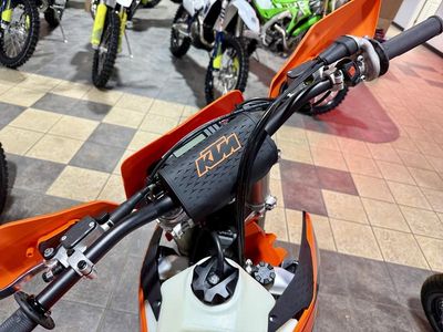 2025 KTM 150 XC-W - Photo 7