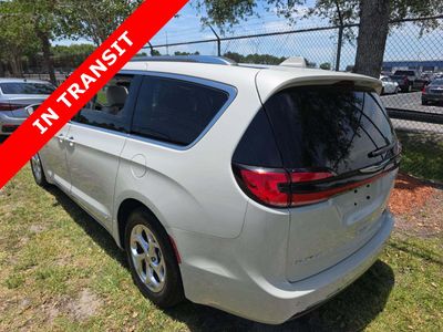 2021 Chrysler Pacifica - Photo 4
