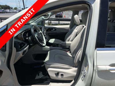 2021 Chrysler Pacifica - Photo 6
