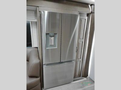 2027 Newmar Dutch Star — photo 40 view