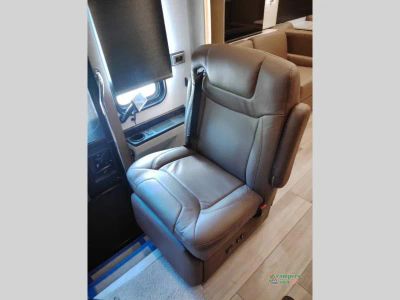 2027 Newmar Dutch Star — photo 34 view