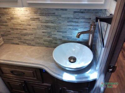 2027 Newmar Dutch Star — photo 46 view
