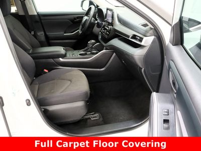 2024 Toyota Highlander FWD - Photo 39