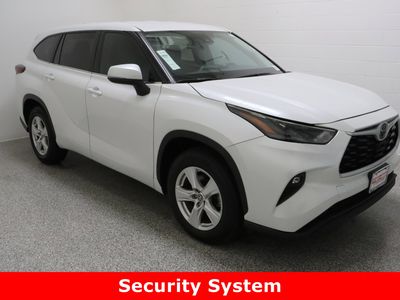 2024 Toyota Highlander FWD - Photo 4