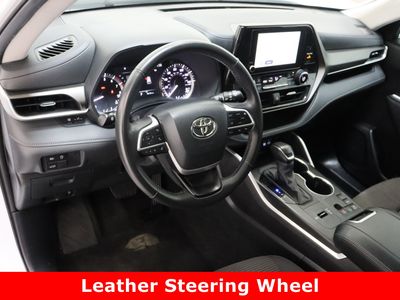2024 Toyota Highlander FWD - Photo 13
