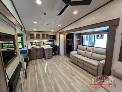 2026 Cougar Half-Ton 26RKE - Photo 28