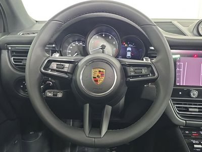 2026 Porsche Macan - Photo 14