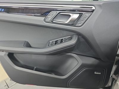 2026 Porsche Macan - Photo 22