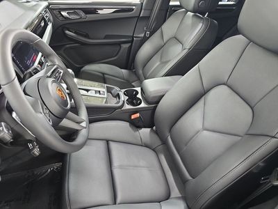 2026 Porsche Macan - Photo 5