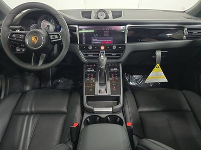 2026 Porsche Macan - Photo 13