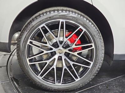 2026 Porsche Macan - Photo 29