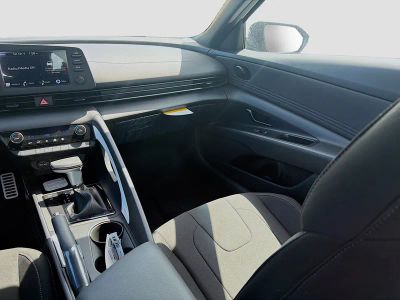 2026 Hyundai ELANTRA — photo 16 view
