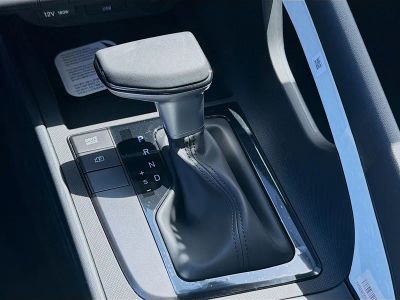 2026 Hyundai ELANTRA — photo 13 view