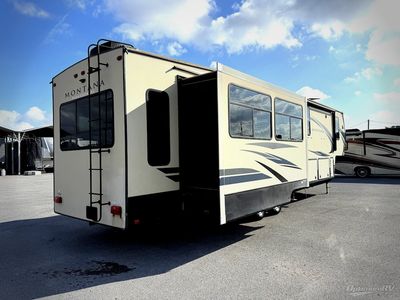 2020 Keystone Montana - Photo 2