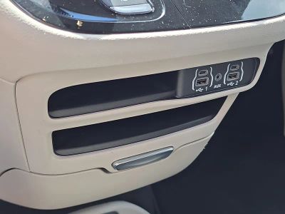 2023 Chrysler Pacifica — photo 27 view