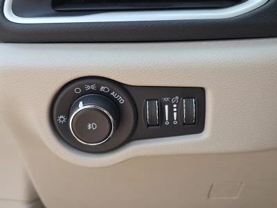 2023 Chrysler Pacifica — photo 30 view