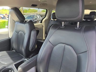 2023 Chrysler Pacifica — photo 23 view