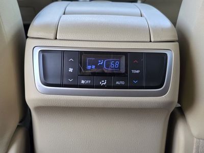 2017 Toyota Highlander - Photo 17