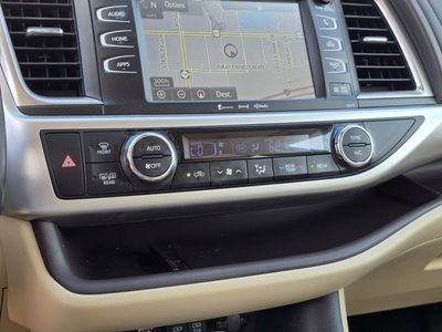 2017 Toyota Highlander - Photo 21