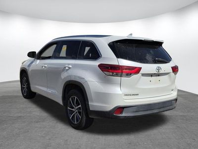 2017 Toyota Highlander - Photo 5