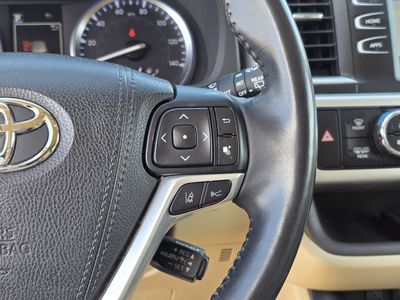 2017 Toyota Highlander - Photo 25