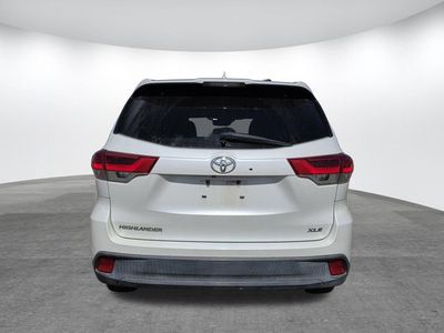 2017 Toyota Highlander - Photo 4