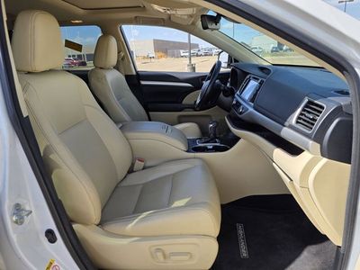 2017 Toyota Highlander - Photo 26