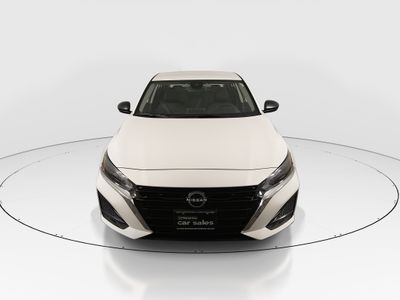 2025 Nissan Altima — side profile view