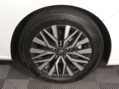 2025 Nissan Altima — photo 10 view