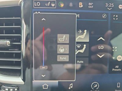 2024 Chrysler Pacifica — photo 19 view