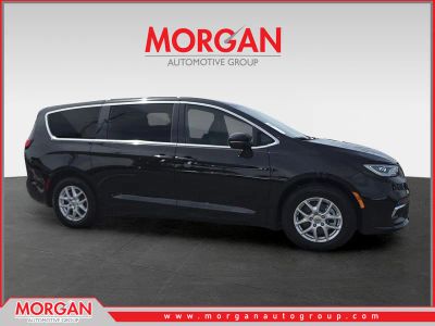 2024 Chrysler Pacifica Touring L in Black — front three-quarter view