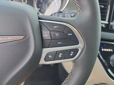2024 Chrysler Pacifica — photo 23 view