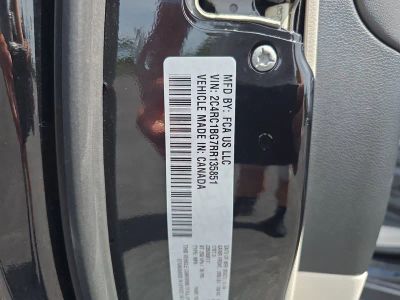 2024 Chrysler Pacifica — photo 30 view