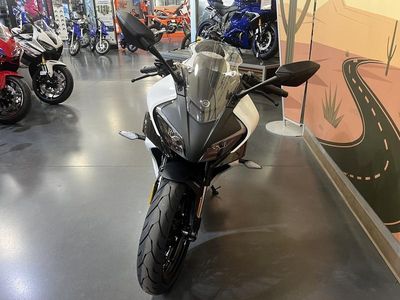 2026 CFMOTO 300SS - Photo 2