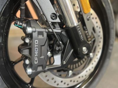 2026 CFMOTO 300SS - Photo 14