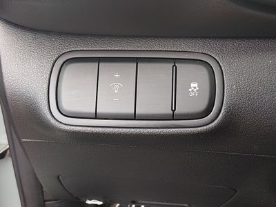2025 Hyundai Venue — photo 13 view